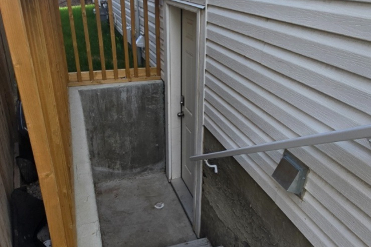 separate entrance to basement